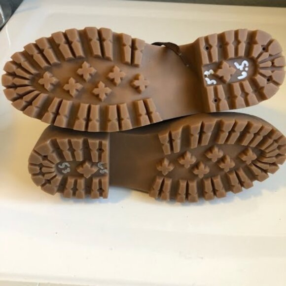 New STEVE MADDEN Rainier Combat Boots Block Heel Cognac Suede Sherpa & Studs 6.5 - Picture 8 of 8